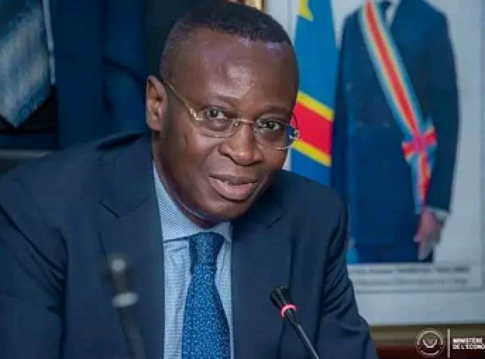 Stabilisation du marché pétrolier, RDC : Daniel Mukoko Samba annonce la baisse de 13% du prix de carburant dans la zone ouest !